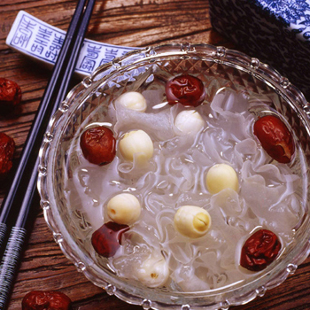 如何補血益氣,補氣養(yǎng)血食療方紅棗木耳羹